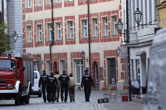 Αιματηρή βομβιστική επίθεση σε εστιατόριο στη Γερμανία