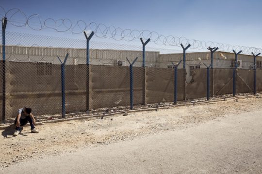 Η Ευρώπη κλείνει τα… μάτια (και τα σύνορα)