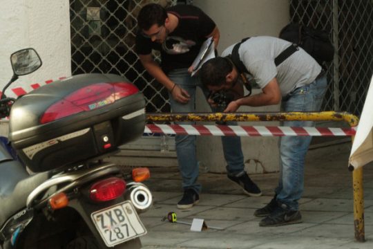 Πυροβολισμοί με έναν νεκρό και 2 τραυματίες στην Ομόνοια