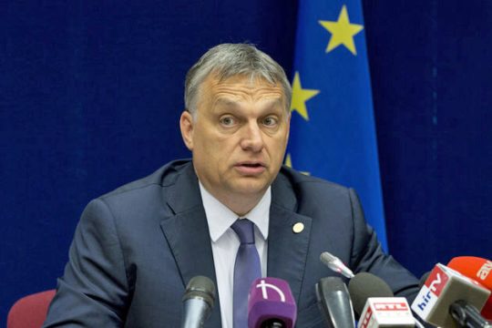 Ο Ορμπάν κάνει δημοψήφισμα για να απορρίψει τους πρόσφυγες