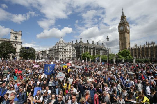 Μεγάλη διαδήλωση κατά του Brexit στο Λονδίνο