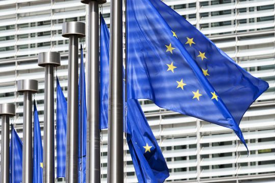 Ανεπαρκείς οι εξηγήσεις Ισπανίας-Πορτογαλίας για τα ελλείμματα