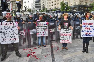 Ο ταξικός πόλεμος αγριεύει