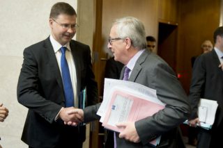 Κυρώσεις όπου τους παίρνει