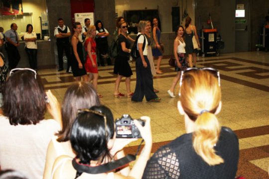 Η Λυσιστράτη έστησε τις φίλες της