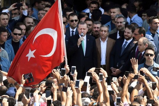 «Η Τουρκία βρίσκεται σε διαδικασία εγκαθίδρυσης δικτατορίας»
