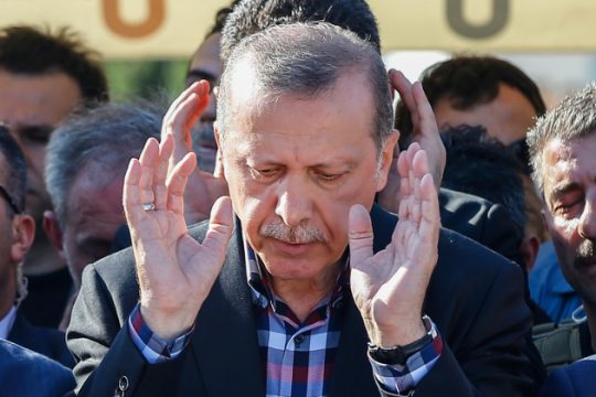 Reuters: Δύο F-16 παρενόχλησαν το αεροπλάνο του Ερντογάν