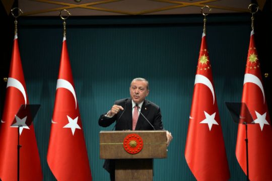 Νέα απόπειρα πραξικοπήματος «βλέπει» ο Ερντογάν