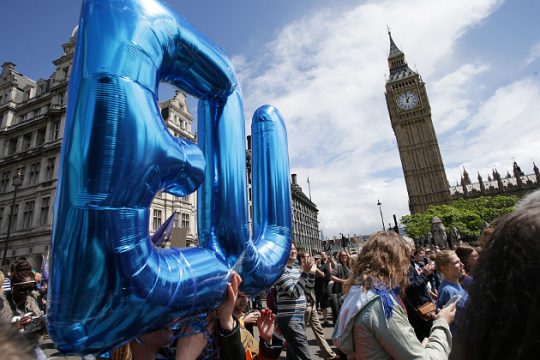 «Τρίζει» η ηγεμονία της ΕΕ μετά το Brexit