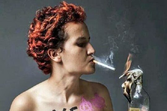 «Πουτάνα» γιατί υπερασπίζεται το σώμα της