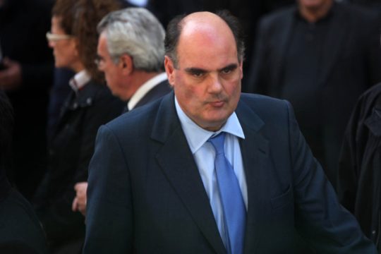 Βάλλουν κατά του Υπουργείου Παιδείας με… άσφαιρα
