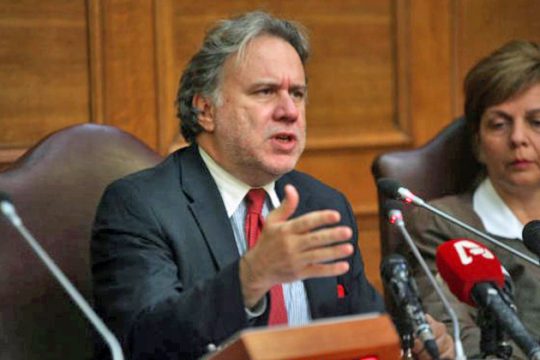 Καπνός από τον ΣΕΒ χωρίς φωτιά για τα εργασιακά