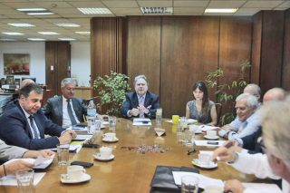 Μέτωπο απέναντι στις απαιτήσεις του ΔΝΤ