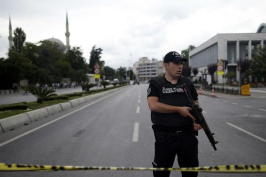 Κλειστά γαλλική πρεσβεία και προξενεία στην Τουρκία