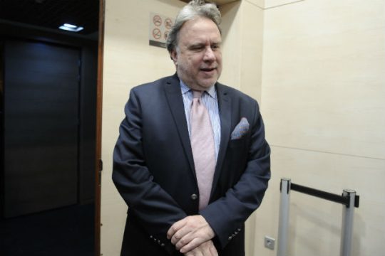 Ψάχνουν αντισταθμιστικά για το κομμένο ΕΚΑΣ
