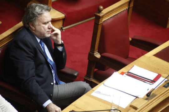 Τροπολογία Κατρούγκαλου για την αναπλήρωση του ΕΚΑΣ