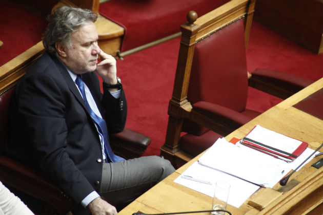 Τροπολογία Κατρούγκαλου για την αναπλήρωση του ΕΚΑΣ