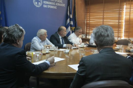 «Σπάει» τη συναίνεση των κοινωνικών εταίρων ο ΣΕΒ
