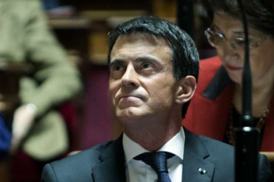 Άκαρπη η προσπάθεια για πρόταση μομφής στη Γαλλία