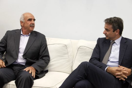 «Σε θερμό κλίμα» η συνάντηση Μητσοτάκη-Μεϊμαράκη