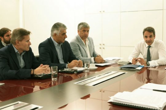 Με το σχέδιο των έξι αξόνων ο Μητσοτάκης στην ΚΕΔΕ