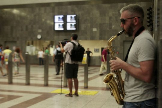Ο Οιδίποδας βολτάρει σε Σύνταγμα και Ακρόπολη