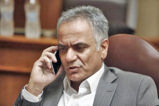 Ολημερίς το χτίζανε το βράδυ γκρεμιζόταν…