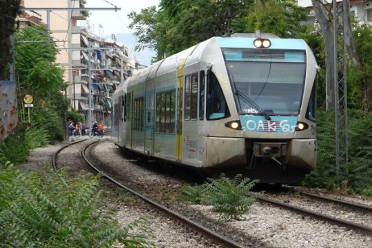 Στάσεις εργασίας σε τρένα-προαστιακό μέχρι την Πέμπτη