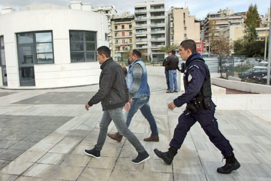 Οχι εγώ, ο άλλος…