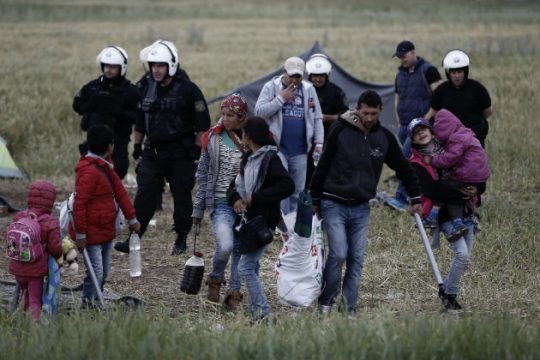 Πρόσφυγες: δαιμονοποίηση και εξιδανίκευση