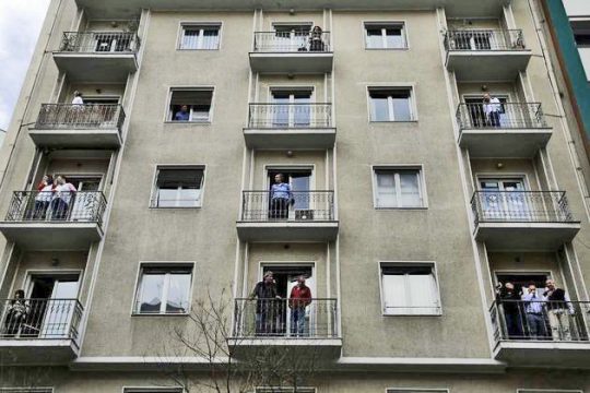 Στέγαση προσφύγων σε αξιοπρεπείς χώρους