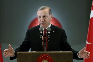 Ο Ερντογάν σε σταυροδρόμι