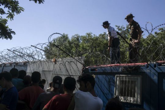 Ξυλοδαρμοί προσφύγων σε επιχείρηση των Ούγγρων