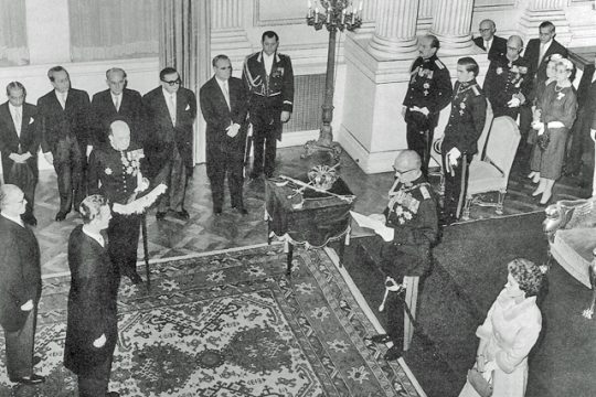 Τι απέγιναν το στέμμα και το σκήπτρο του Οθωνα;