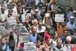 «Αν δεν είσαι δικός τους, είσαι εχθρός τους»