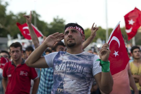 Αυστηρά μηνύματα ΗΠΑ-Ε.Ε. και απάντηση από την Άγκυρα