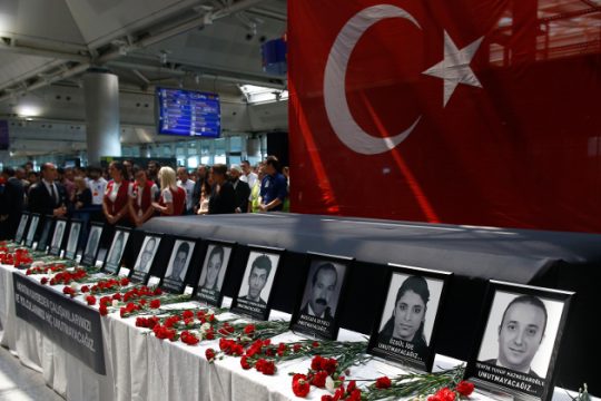Ταυτοποιήθηκαν οι καμικάζι της Κωνσταντινούπολης;