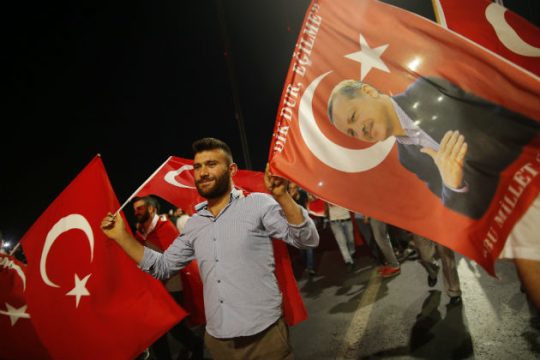 Προσφυγικό και δικαιώματα στο επίκεντρο των εξελίξεων