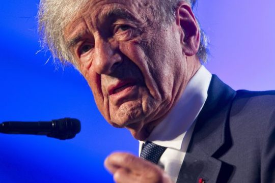 Κράτησε με τα βιβλία του ζωντανή τη μνήμη του Ολοκαυτώματος