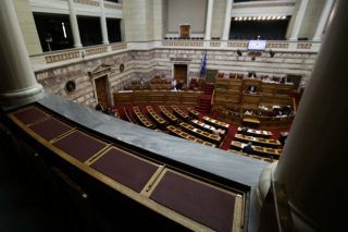 Πολιτική πίεση και ό,τι προκύψει