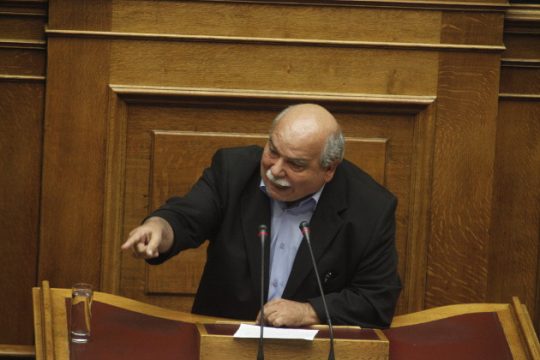 Σύγκρουση Βούτση-Μητσοτάκη στην Ολομέλεια