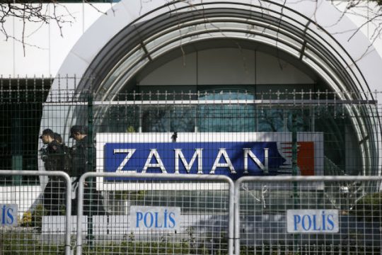 Eντάλματα σύλληψης κατά πρώην εργαζομένων στη Zaman