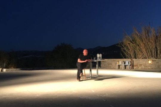 Σιχτιρίζοντας στις Κυκλάδες