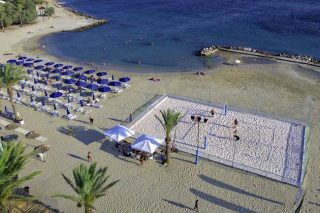 Στον Αγιο Κοσμά «ξεφύτρωσε» νυχτερινό κέντρο