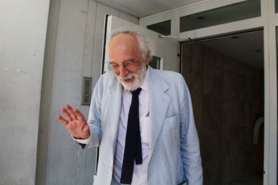 Αποσύρεται από την υπεράσπιση του χειριστή ο Λυκουρέζος