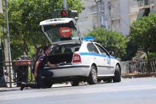 Ένοπλη ληστεία σε εκδοτήρια του Πειραιά