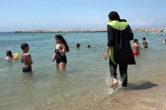 Ελεύθερη… κατάδυση με μπουρκίνι
