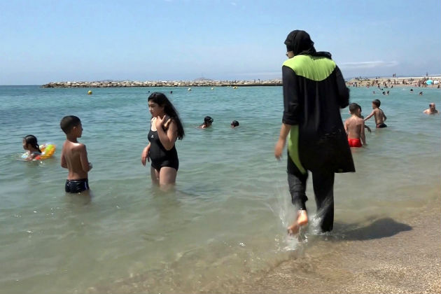 Υπό διωγμόν το μπουρκίνι
