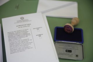 Ζητούν αναστολή των νόμων μετά το δημοψήφισμα