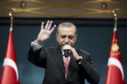 «Η Δύση υποστηρίζει την τρομοκρατία» λέει ο Ερντογάν